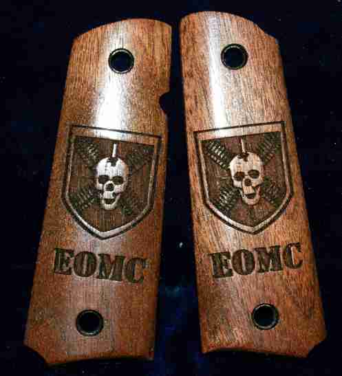 Skull Graphic Engraved 1911 Grips With Surrounding Shield